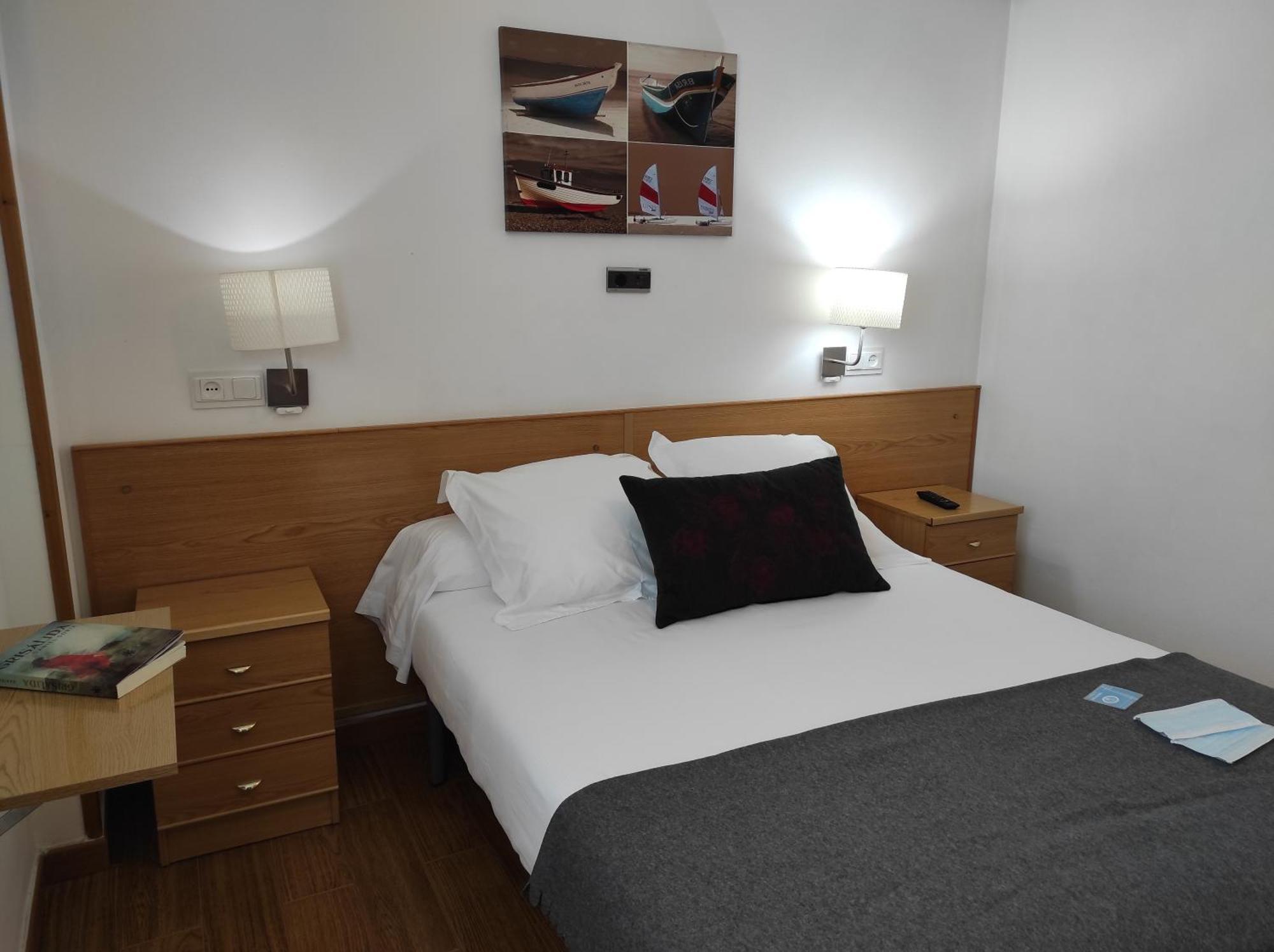 Hotel La Casa Del Abuelo Тапия-де-Касарьего Экстерьер фото
